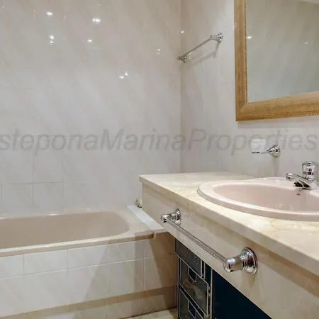 Emp 10, Southwest Facing With Great Views Riviera Andaluza, Apartment